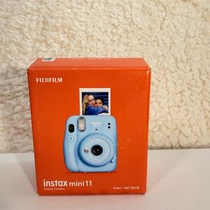 New Fujifilm Instax Mini 11 - Light Blue